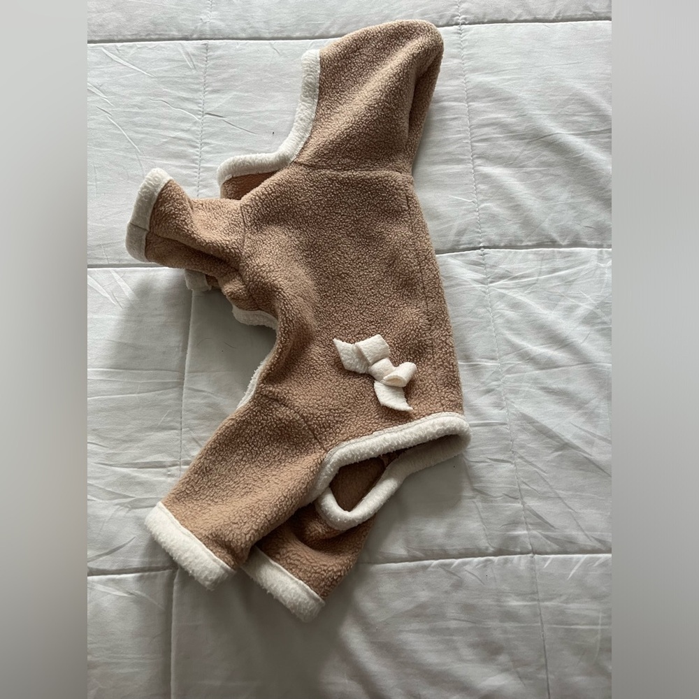 Adorable little snuggley coat for small dog..